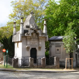 Visite guidée du cimetière du Père Lachaise à Paris : les amours et la mort 4
