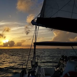 Castaway the Day: Miami Sunset Sail mit Champagne 9