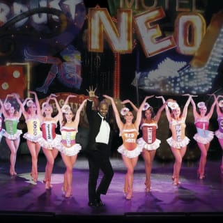Saxe Theater Las Vegas: Vegas! The Show 6