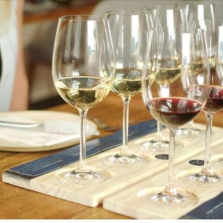Wine Flight Harmonisé "Volta ao Mundo" - Miya Wine Bar Campo Belo 3