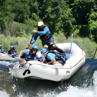 Excursion de rafting d'une journée sur le Middle Fork à Auburn (classe 3-4) 3