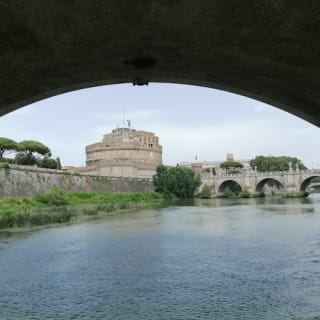 Roma: Biglietto per il tour in barca sul Tevere Hop-on Hop-off 1