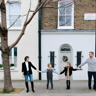Private Vacation Photography Session with Local Photographer in London 10