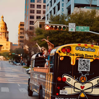 Austin Murals & Mimosas Roofless Party Bus Tour e Photoshoot 13