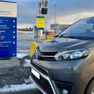 Reykjavik: Private Transfer from Skarfabakki Cruise Terminal to Keflavik Airport 5