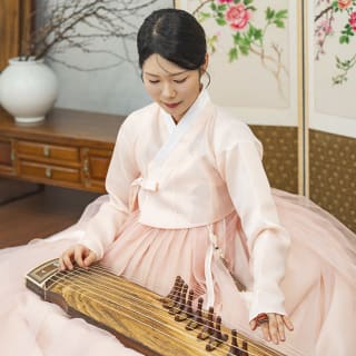 Beautyful Gayageum: Hanbok tragen und neugierige Klänge 3