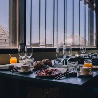Buffet-Frühstück im Ella Sky Bar 3