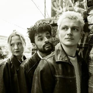 Alien Chicks: Live-Performance + Autogrammstunde (14+ mit einem Erwachsenen) 1