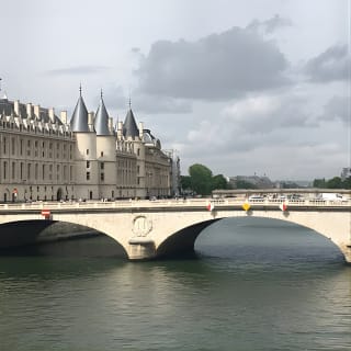 Family treasure hunt from the Panthéon to the Louvre 2