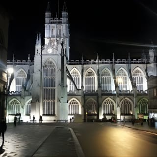 Exceptional Bath tour guide making your visit splendidly memorable. 5