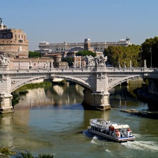 Roma: Biglietto per il tour in barca sul Tevere Hop-on Hop-off 3