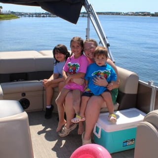 Crab Island: Pontoon Boat Rentals 8