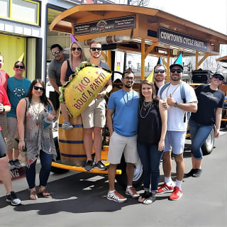 Murals & Mimosas - Cowtown Cycle Party BYOB Öffentliche Tour 1
