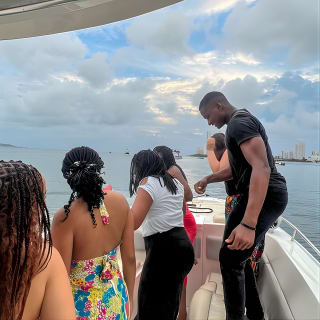 Cartagena:Sunset boat party Caribbean restaurant and Gethsemane tour 22
