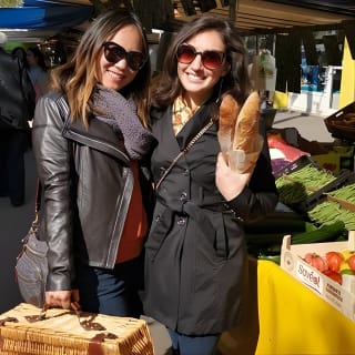 Stroll a Local French market & have a picnic 10