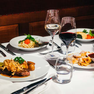 Strauss Dinner Show 5