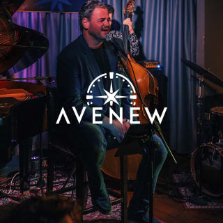 Dinner-show no Avenew com performances musicais surpresa ao vivo 1