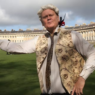 Exceptional Bath tour guide making your visit splendidly memorable. 7