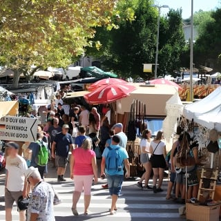 Half-day e-bike tour to the oldest market on the island 10