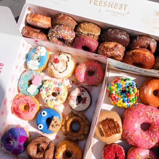 Santa Monica Delicious Donut Adventure & Walking Food Tour 9