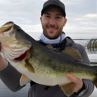 Excursiones de pesca en el lago Okeechobee, cerca de Palm Beach, Florida 7
