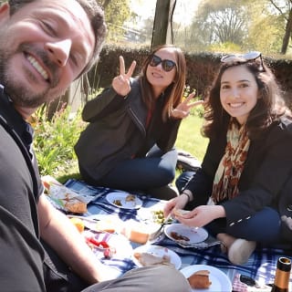 Stroll a Local French market & have a picnic 12