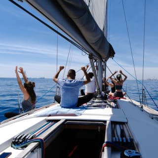 Nautical Namaste: un'epica spedizione di yoga e navigazione 4
