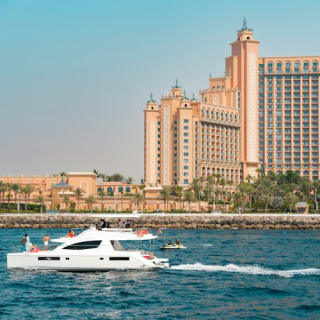 Dubai Marina: Luxury Yacht Tour with Breakfast or BBQ 2