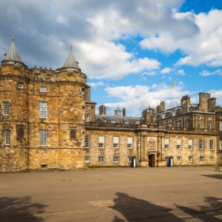 Edinburgh Royal Mile - Interactive Treasure Hunt & Exploration Game for up to 5 7