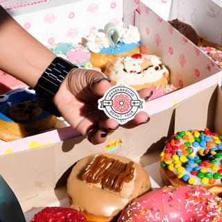 Santa Monica Delicious Donut Adventure & Walking Food Tour 10