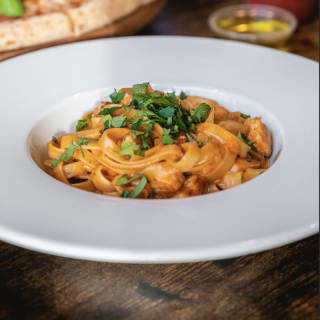 Pasta clásica hecha a mano con salsa pomodoro - Dallas 1
