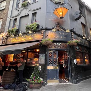Visita a un pub histórico de Londres 6