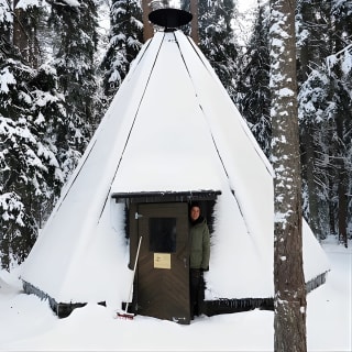 Winter Wonderland Hike in a National Park  12