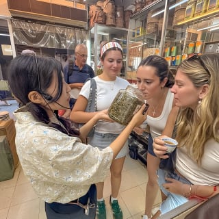 Tour di Hong Kong Street Food con locali - Dim Sum, Wonton e altro 3