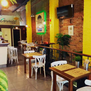 Anauco: hamburguesa artesana, patatas y bebida 5