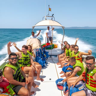 Parasailing from El Arenal: Breathtaking Views of Palma's Bay 4