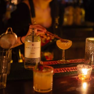 MEZCAL LAB CON BOMBONES ARTESANOS 2