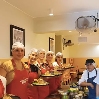 Clase muy práctica de comida y bebida peruana 2