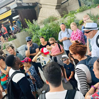 Eiffel Tower Elevator Tour with a Guide (Ecklectours) 1