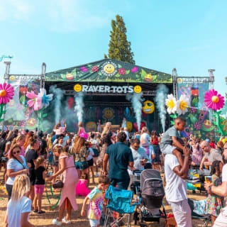 Raver Tots Outdoor Festival Reading 4