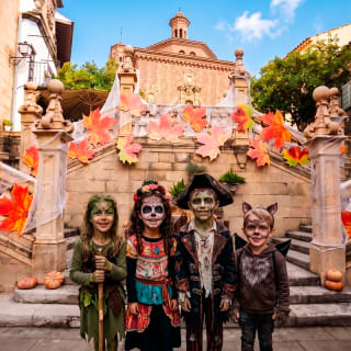 🎃Creepy Halloween Family👻 en Poble Espanyol Barcelona 4