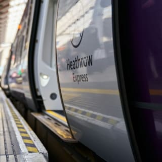 London: Express Train To/From Heathrow Airport & Paddington 4