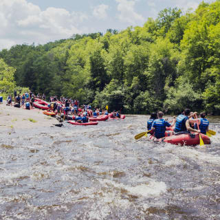 ¡Monta en los rápidos! Excursión de un día en balsa por aguas bravas desde Nueva York 3