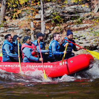 ¡Monta en los rápidos! Excursión de un día en balsa por aguas bravas desde Nueva York 4