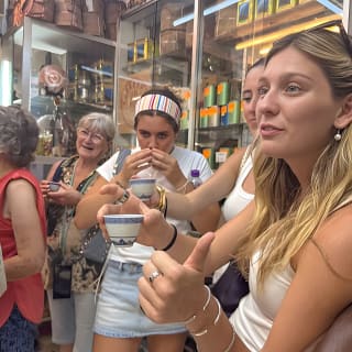 Tour di Hong Kong Street Food con locali - Dim Sum, Wonton e altro 4