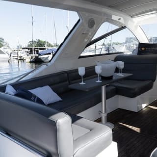 Crociere in yacht con capitano e marinaio 6