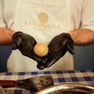 Tradizionale laboratorio di Stroopwafel ad Amsterdam 5