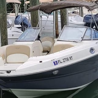 24 Ft Miami Bay: Private Boat, Gas Included , 8 people, Captained 1