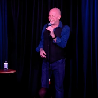 Delirious Comedy Club At Hennessy's Tavern Downtown Las Vegas 33