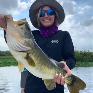Excursiones de pesca en el lago Okeechobee, cerca de Palm Beach, Florida 8